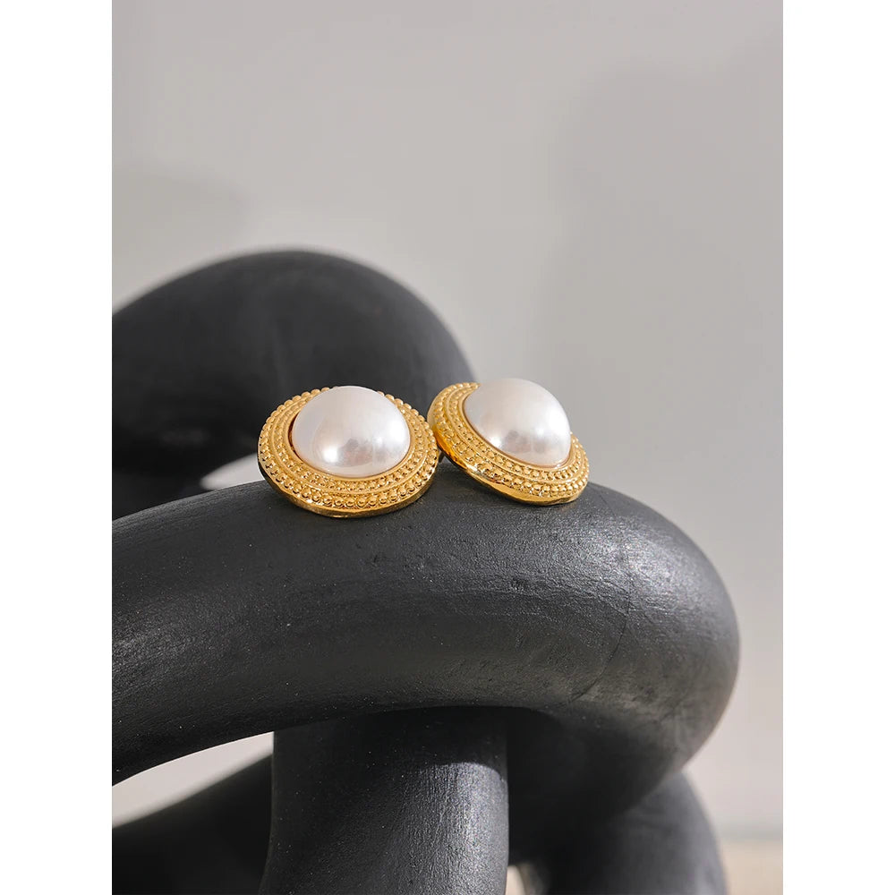 Pearls Round Stud Earrings