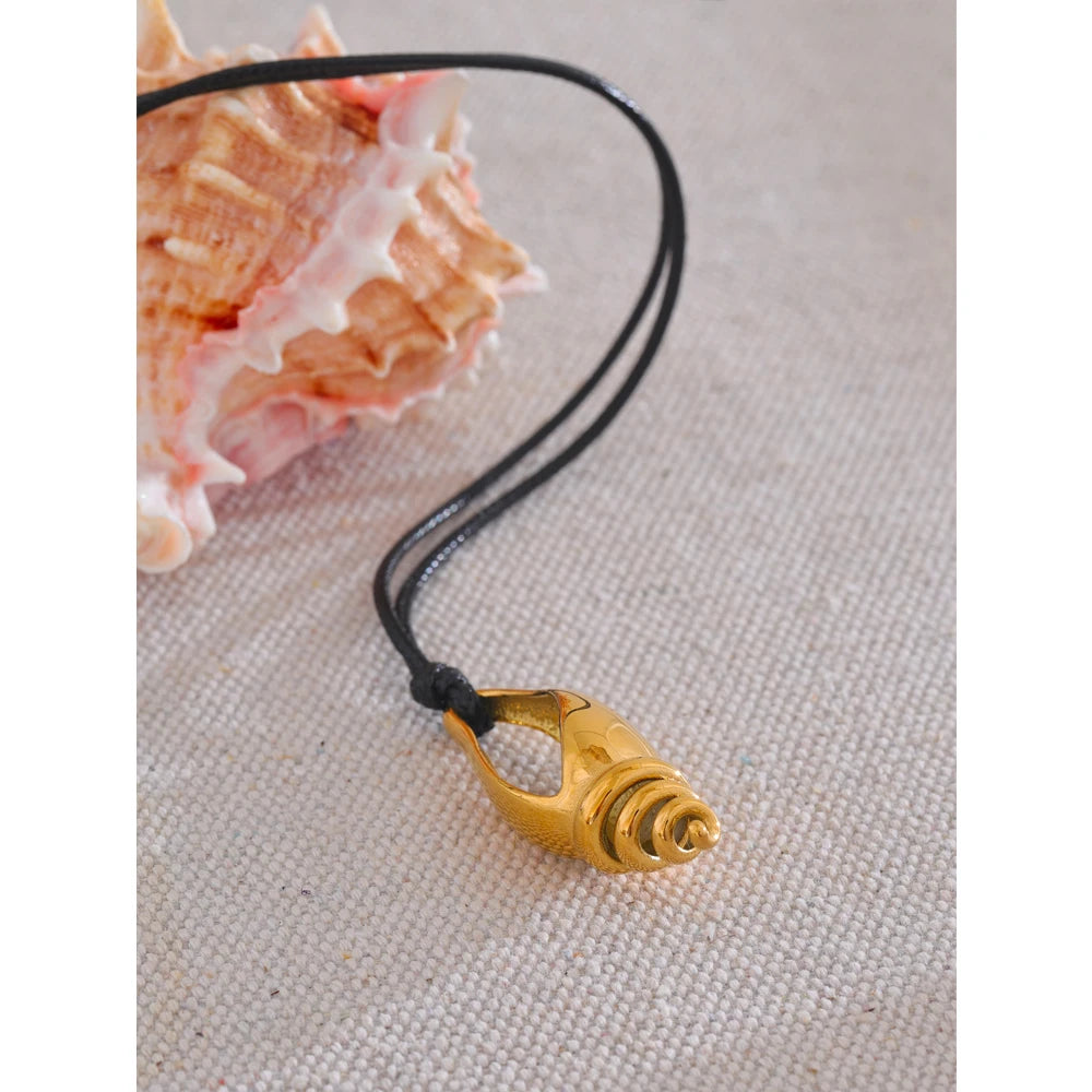 Conch Shell Leather Pendant Necklace