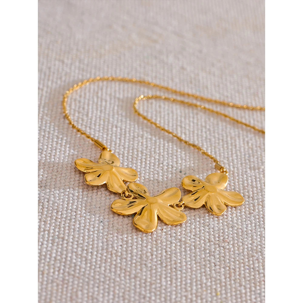 18K Gold PVD Plated Stainless Steel Metal Flower Pendant Necklace