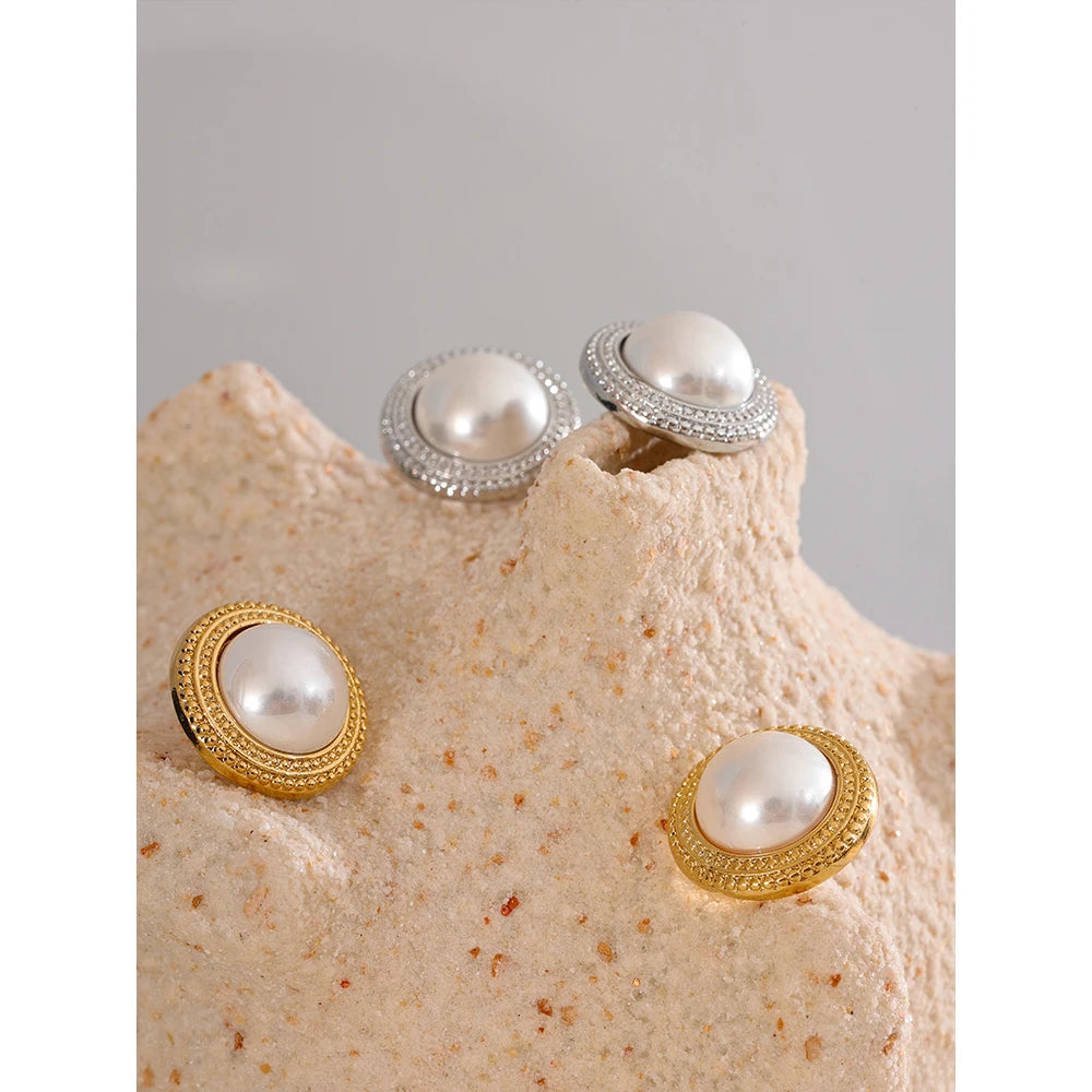 Pearls Round Stud Earrings