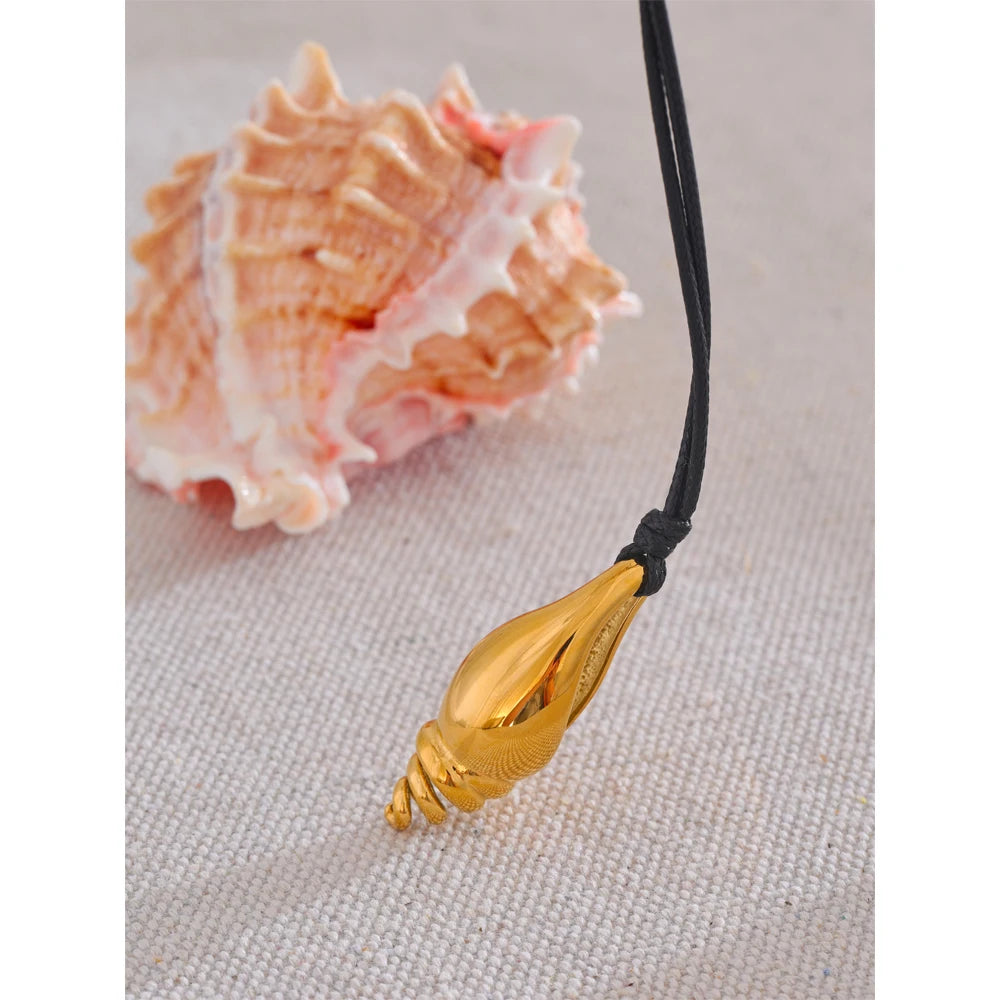 Conch Shell Leather Pendant Necklace